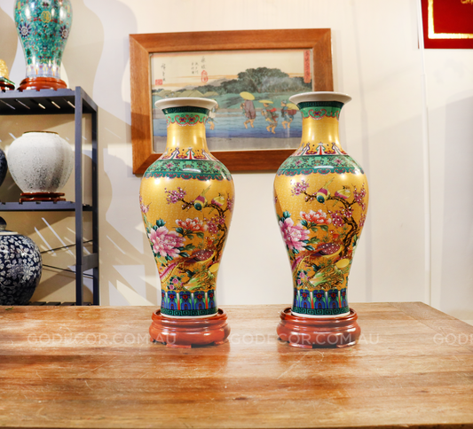 Chinese Pattern Gold Large Vase (VTG2)