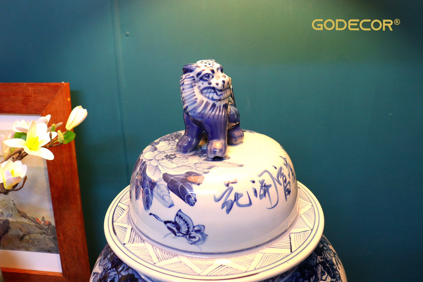 90 cm tall Giant Lion Oriental Jar