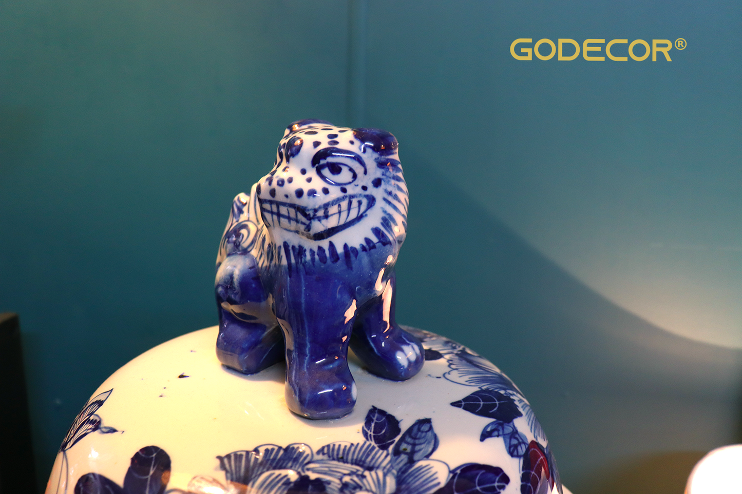 90 cm tall Giant Lion Oriental Jar