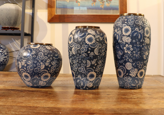 Blue And White Pattern Vases (VE123)
